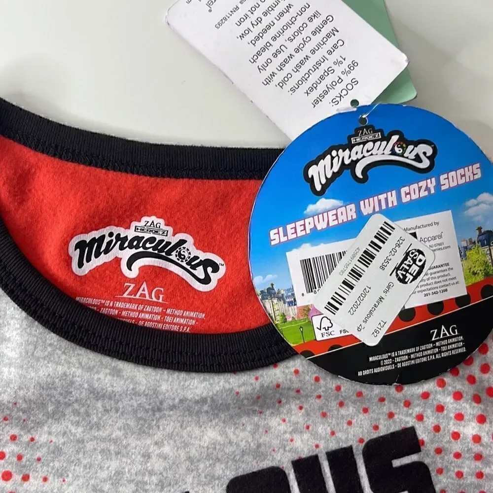 NWT Zag heroe z Miraculous pajama shirt.  Size M.  Size (7-8).